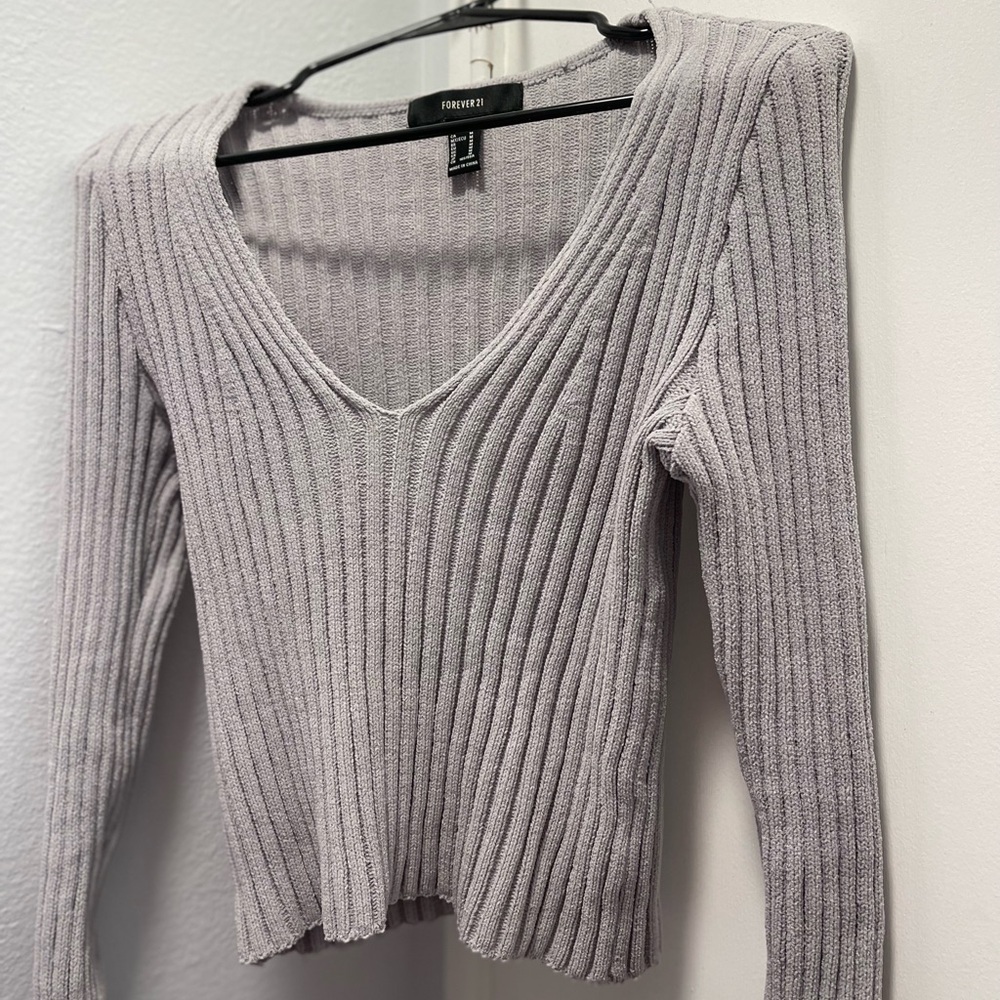 GREY V NECK LONG SLEEVE